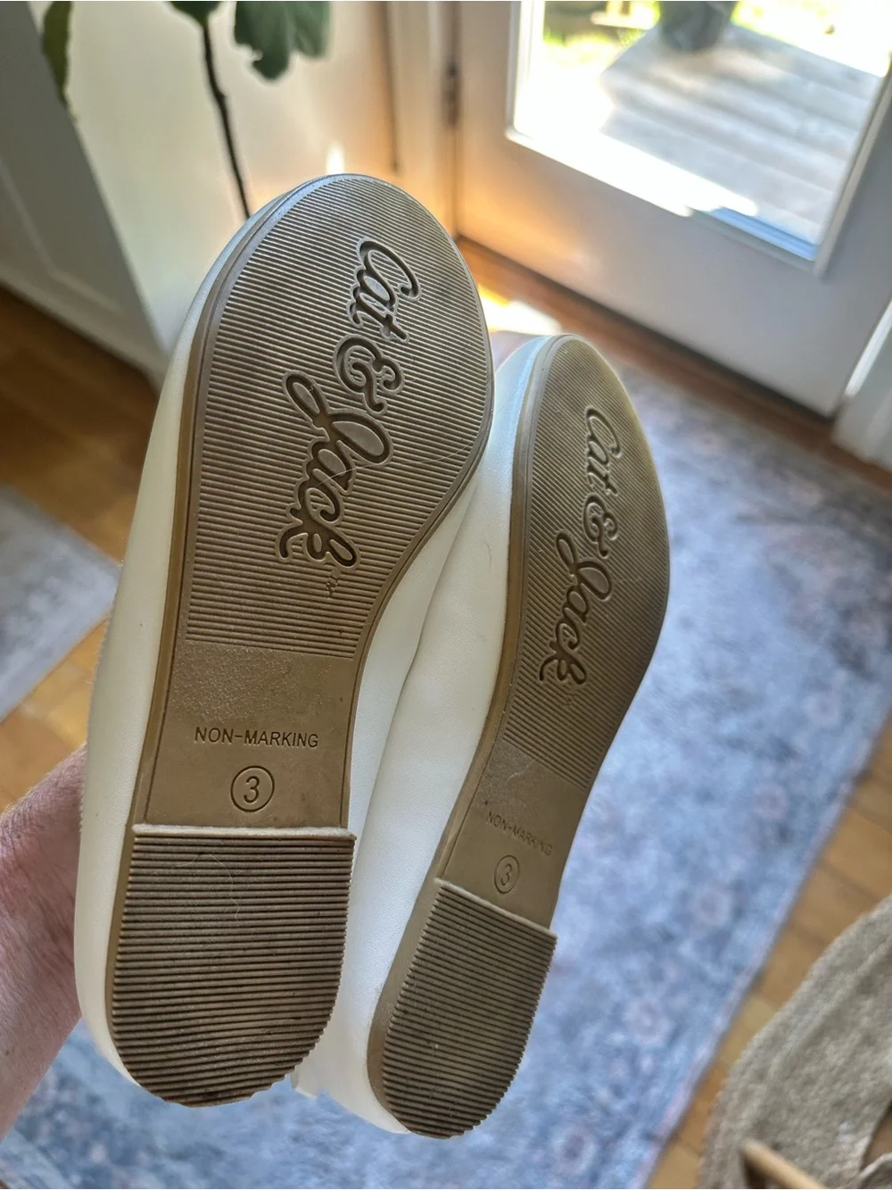 Cat & Jack Girls 3 White Ballet Flats